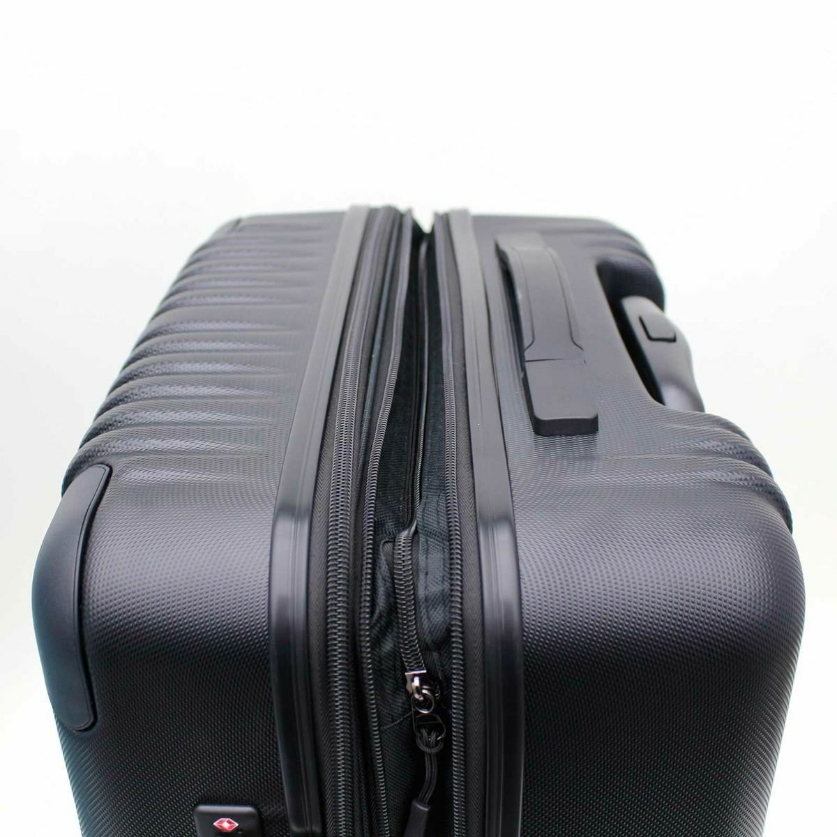 OUTLET 20％OFF】拡張式ジッパースーツケース Mサイズ ESCAPE'S